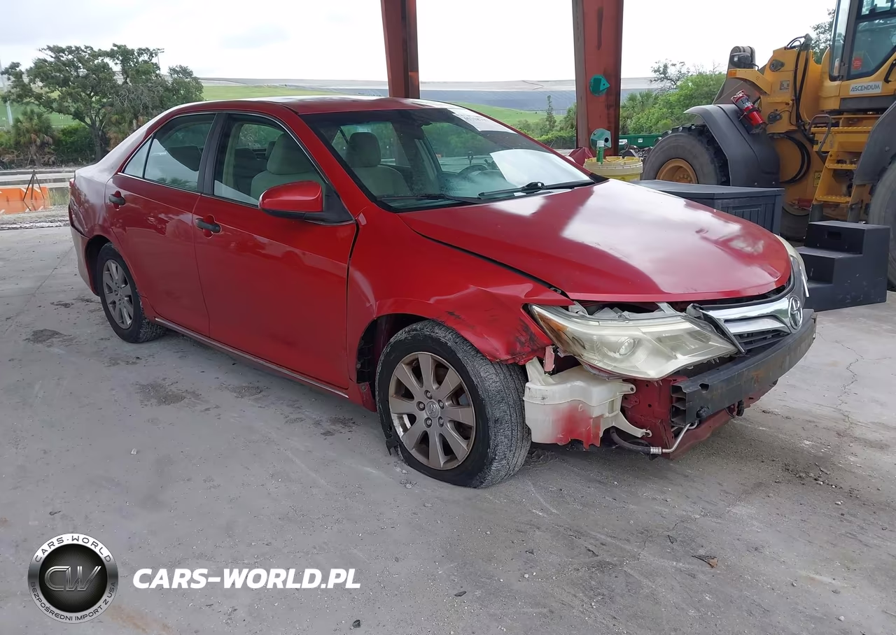 2012 Toyota Camry Le – zdjęcie 1 z 17