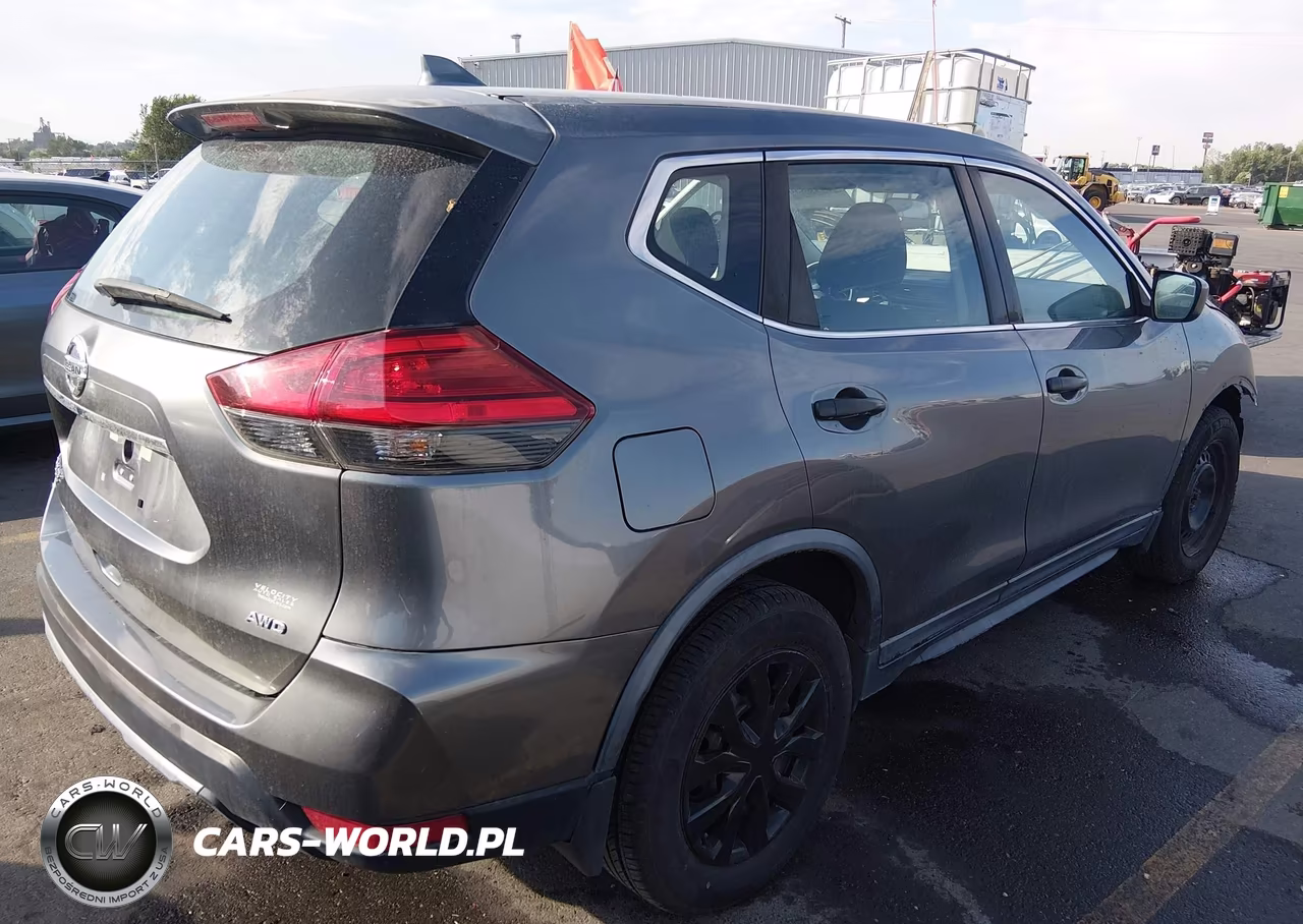 2017 Nissan Rogue S VIN:KNMAT2MV9HP572149 - 4