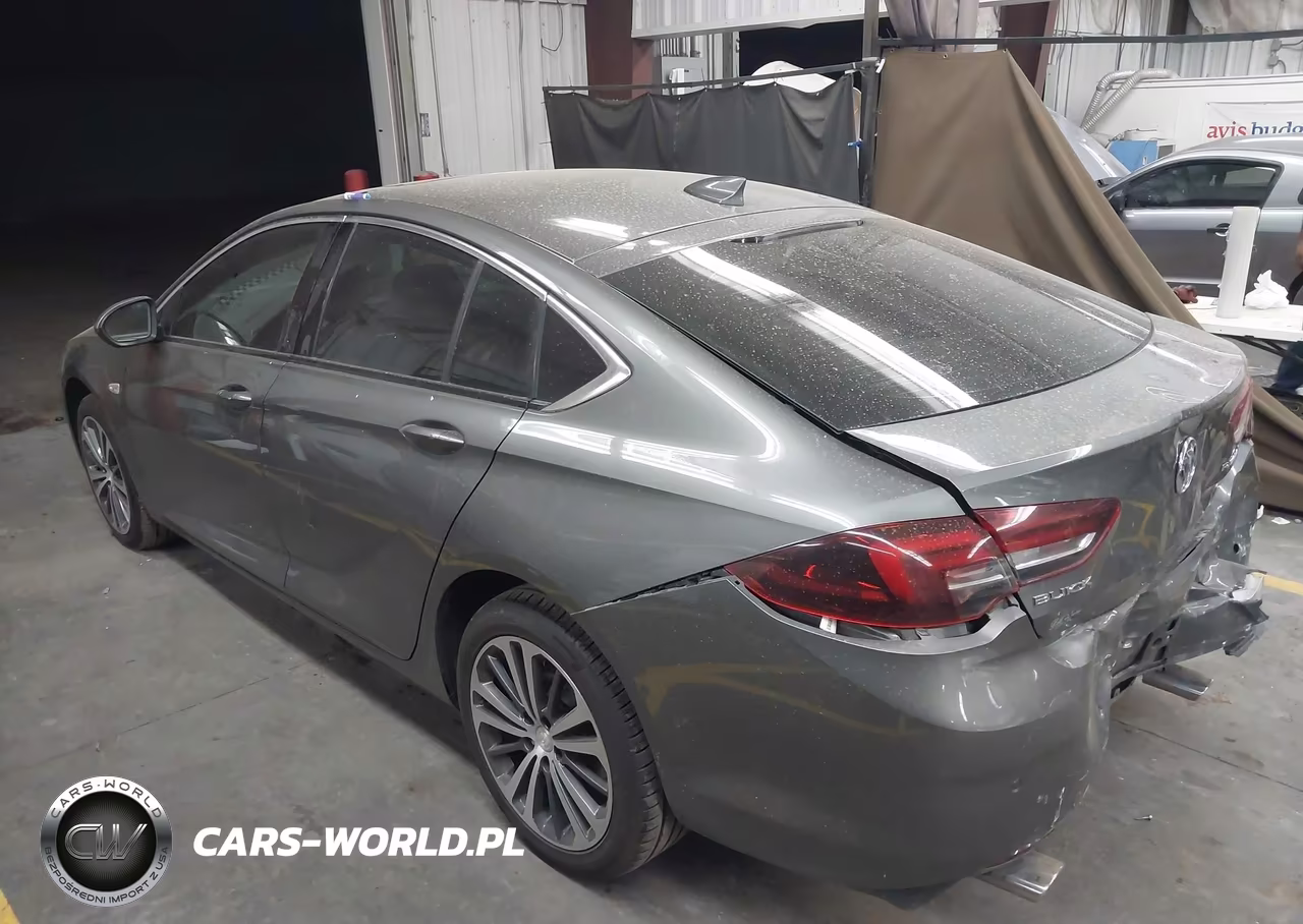 2018 Buick Regal Sportback Preferred Ii VIN:W04GM6SXXJ1070207 - 3