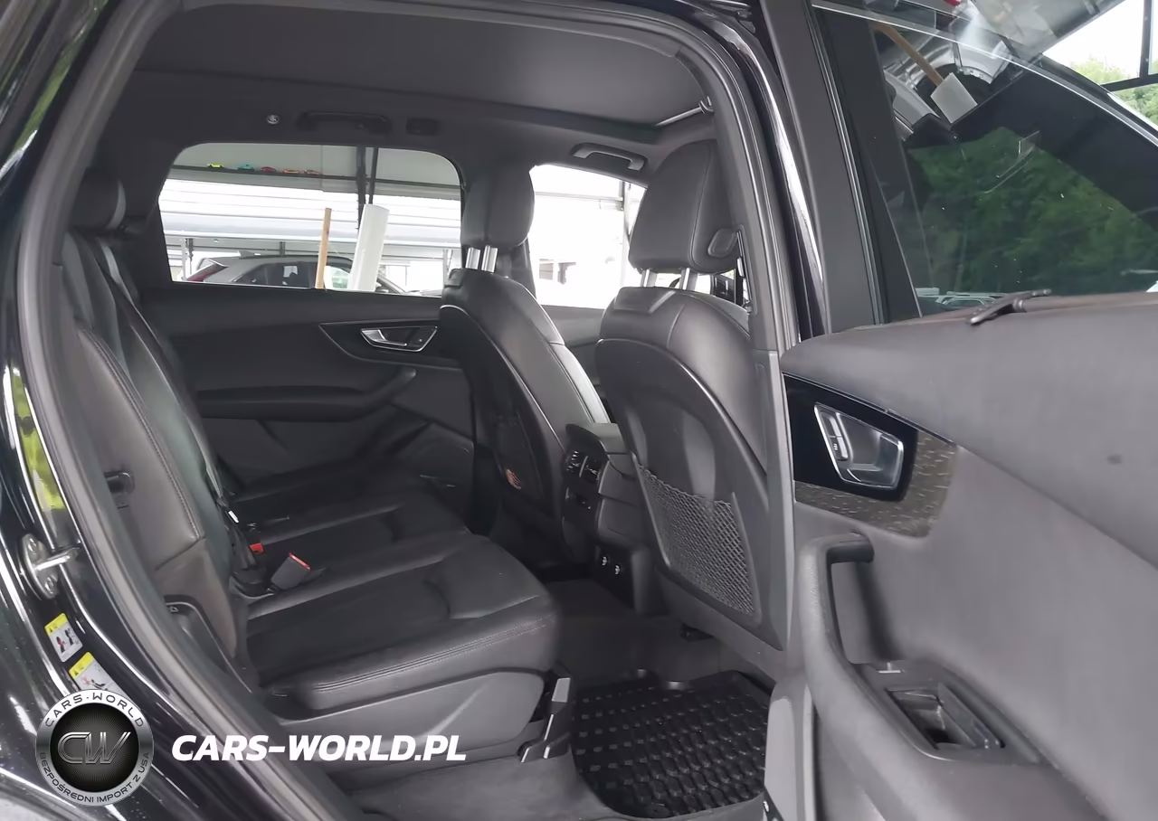 2018 Audi Q7 3.0T Premium VIN:WA1LAAF76JD018222 - 8