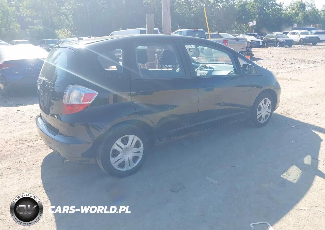 2010 Honda Fit VIN:JHMGE8H22AC009074 - 4