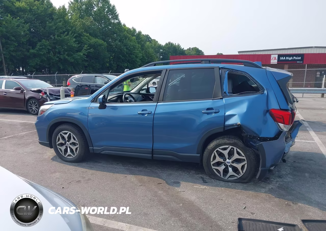 2020 Subaru Forester Premium VIN:JF2SKAJC6LH566219 - 14