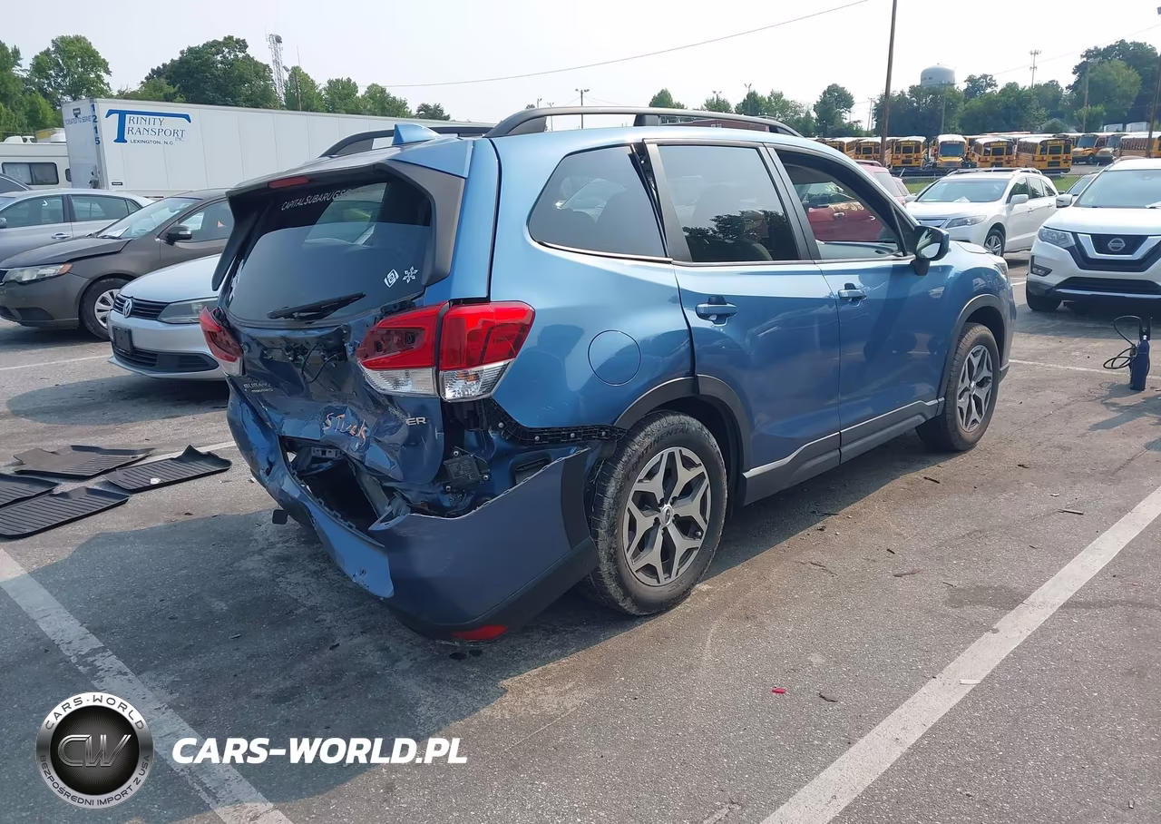 2020 Subaru Forester Premium VIN:JF2SKAJC6LH566219 - 4