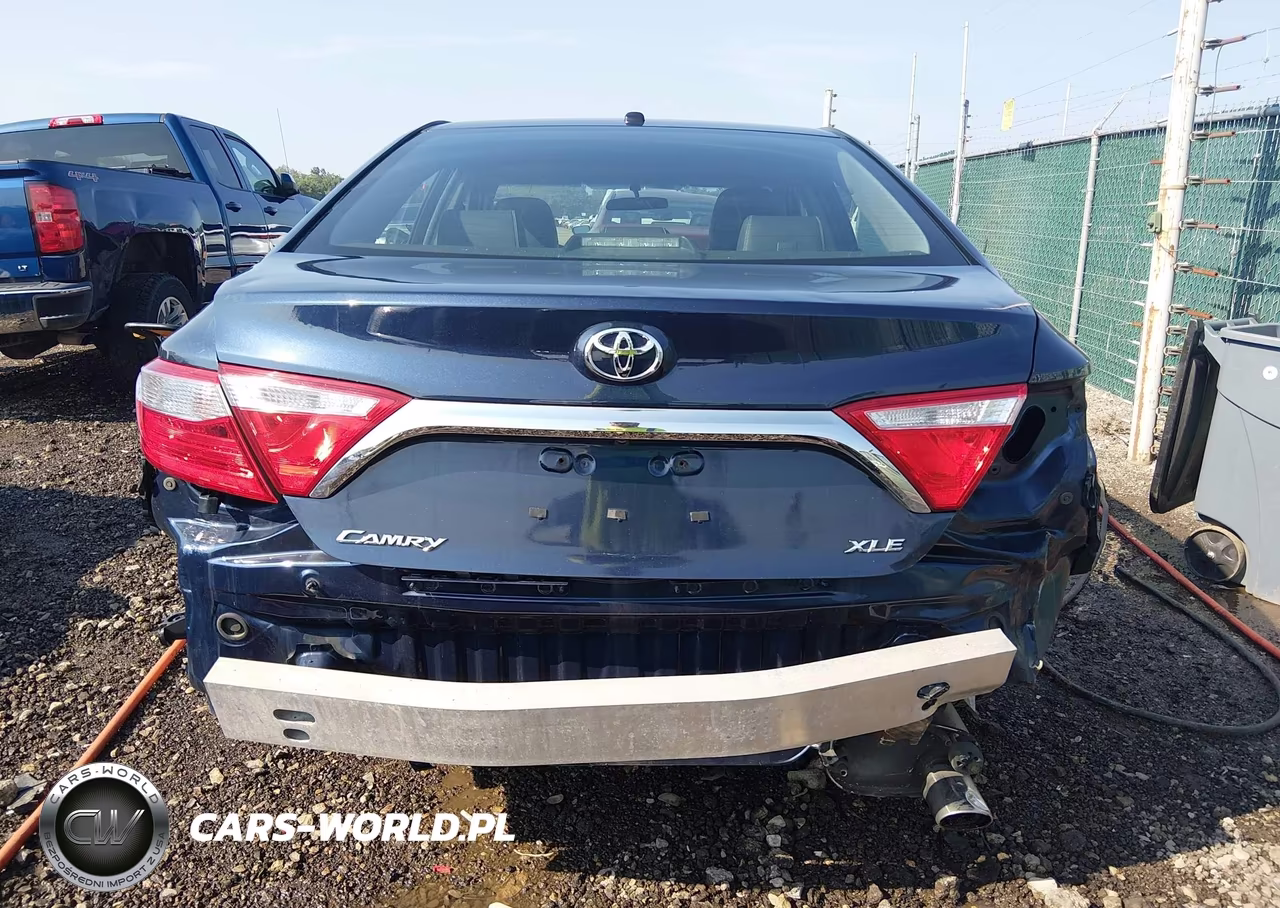2015 Toyota Camry Xle VIN:4T4BF1FK0FR497883 - 17