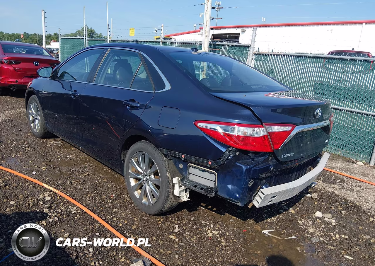 2015 Toyota Camry Xle VIN:4T4BF1FK0FR497883 - 3
