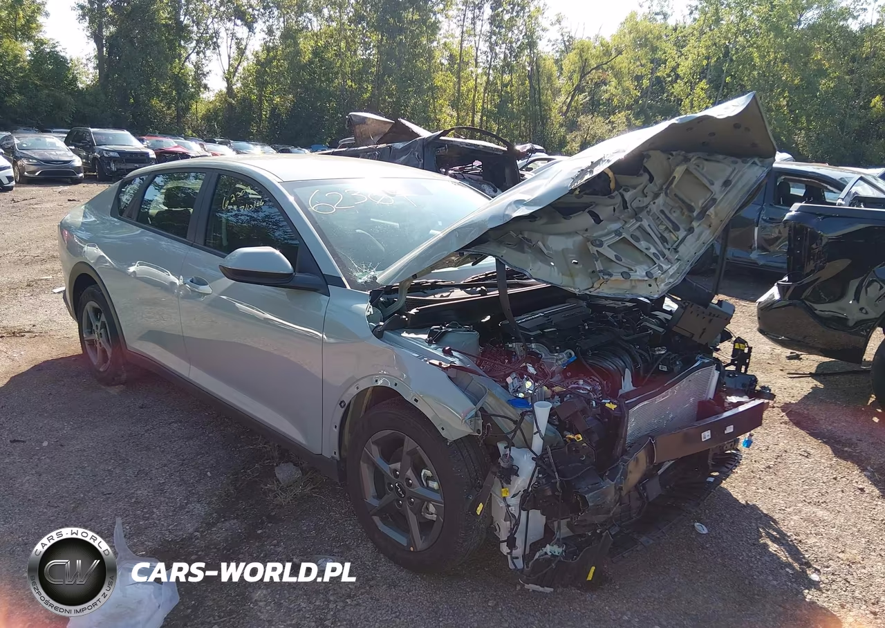 2026 Kia K4 Lxs – zdjęcie 1 z 17