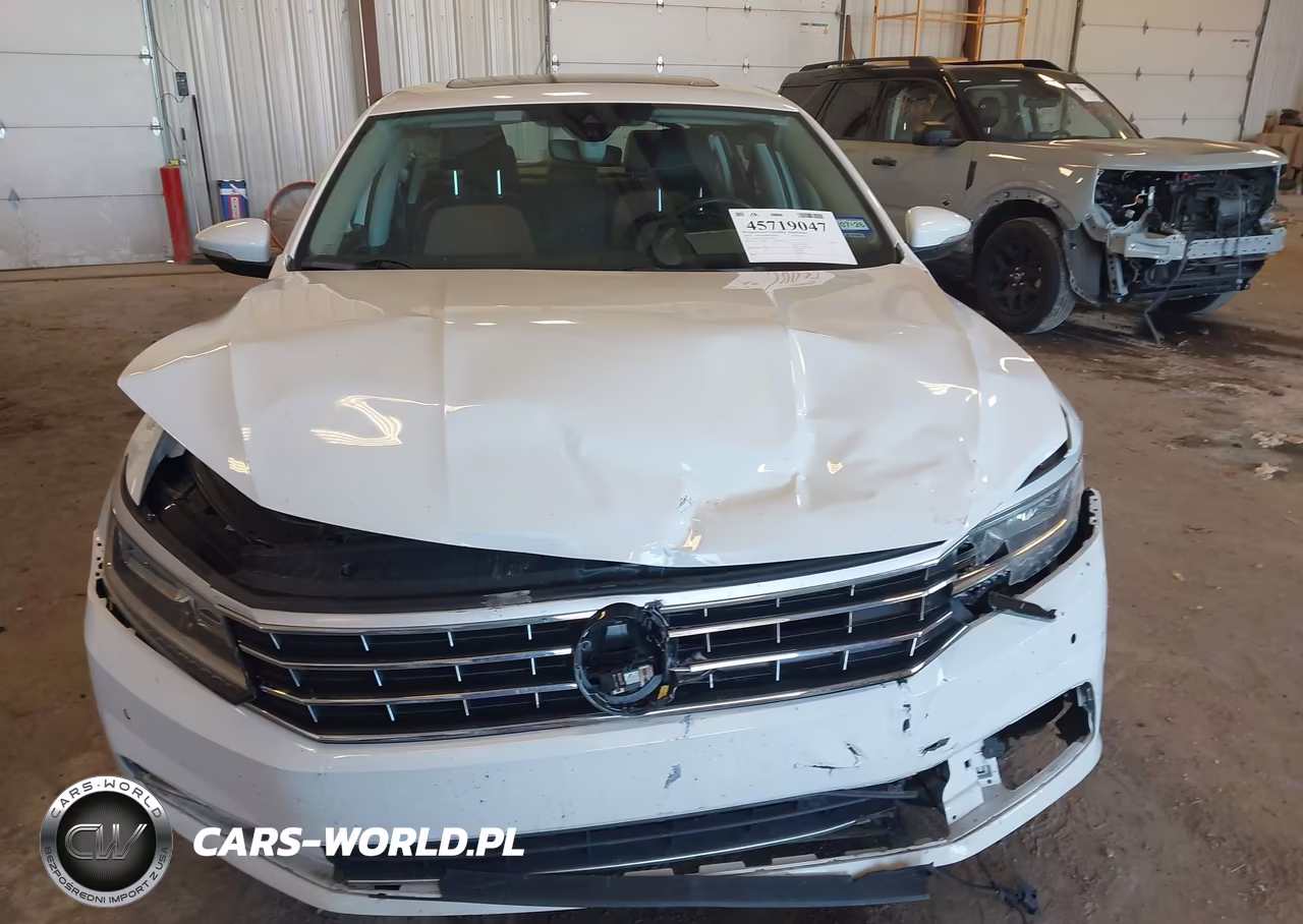 2018 Volkswagen Passat 2.0T Sel Premium VIN:1VWCA7A32JC014703 - 12