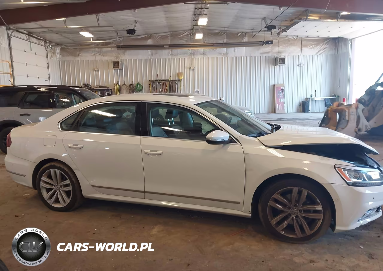 2018 Volkswagen Passat 2.0T Sel Premium VIN:1VWCA7A32JC014703 - 13