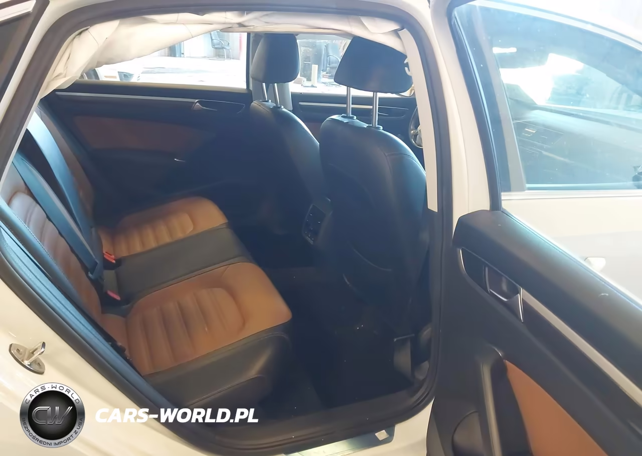 2018 Volkswagen Passat 2.0T Sel Premium VIN:1VWCA7A32JC014703 - 8