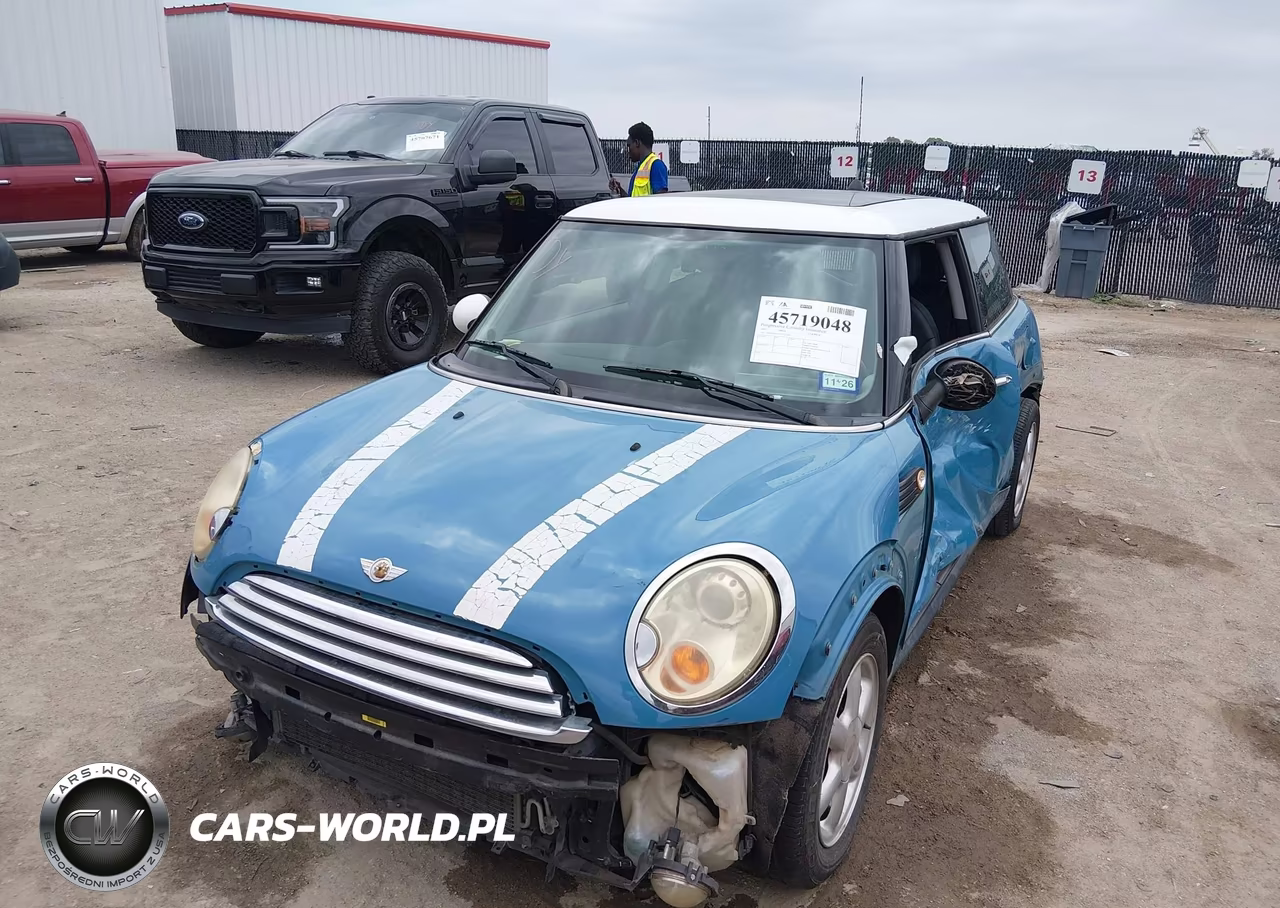 2007 Mini Cooper VIN:WMWMF33567TT52563 - 2