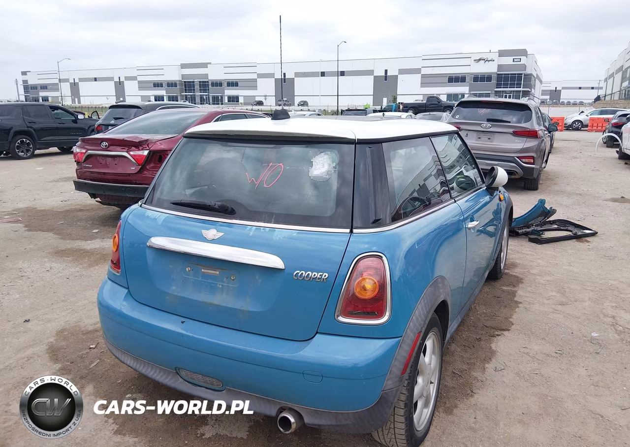 2007 Mini Cooper VIN:WMWMF33567TT52563 - 4