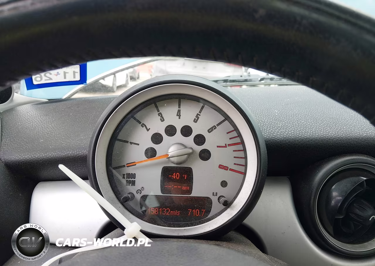 2007 Mini Cooper VIN:WMWMF33567TT52563 - 7