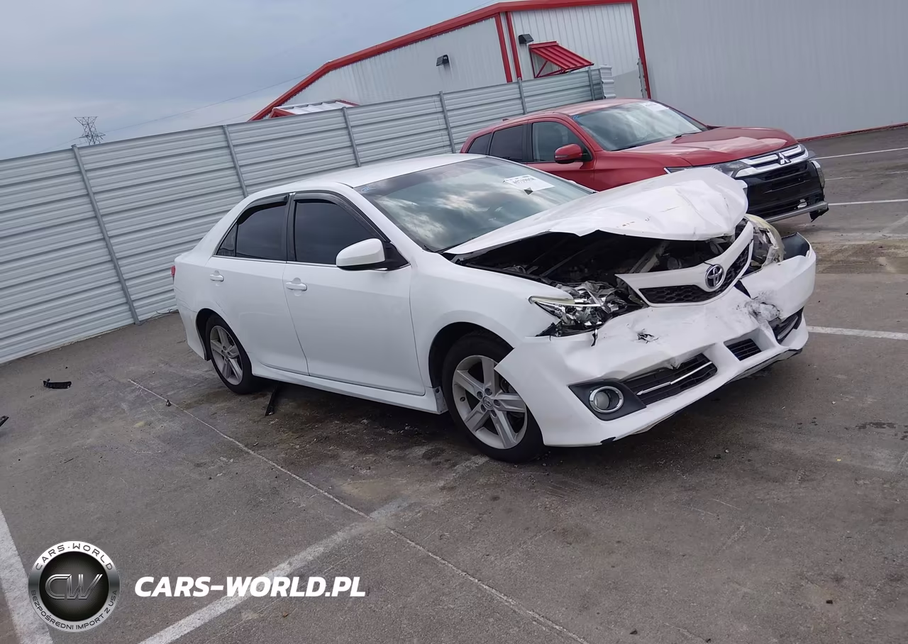 2014 Toyota Camry Se – zdjęcie 1 z 16