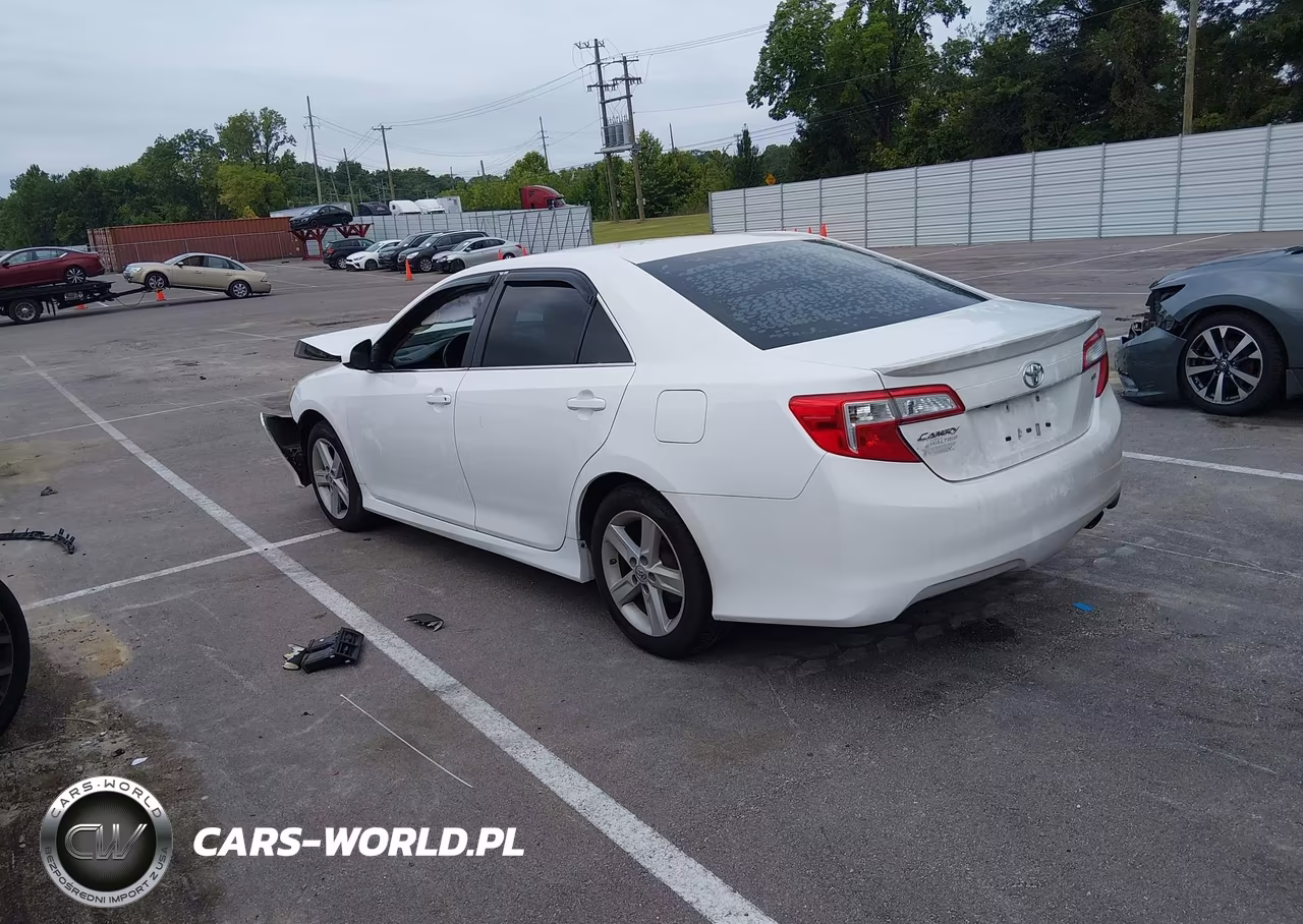 2014 Toyota Camry Se VIN:4T1BF1FK3EU844681 - 3