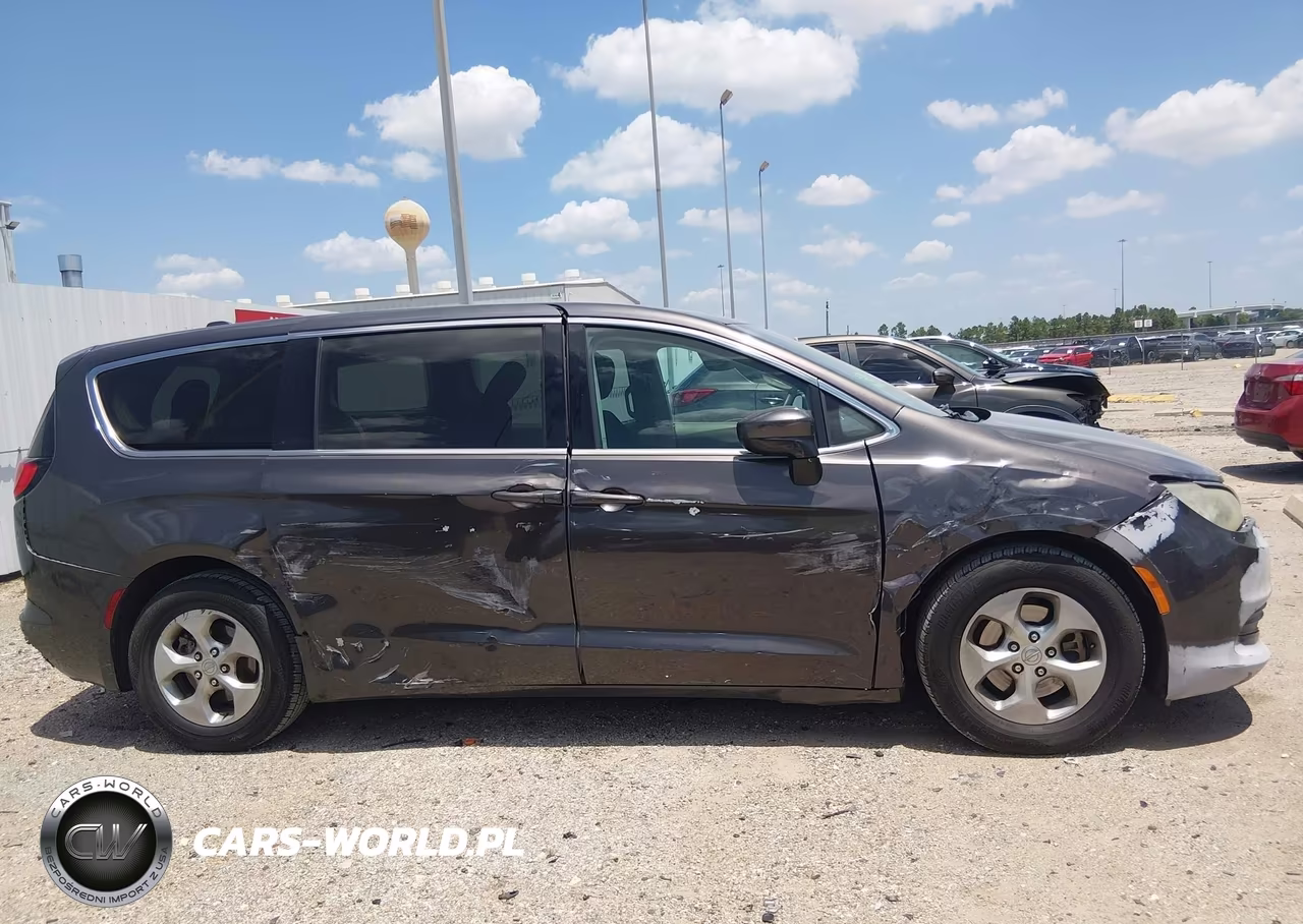 2017 Chrysler Pacifica Lx VIN:2C4RC1CG5HR608627 - 12