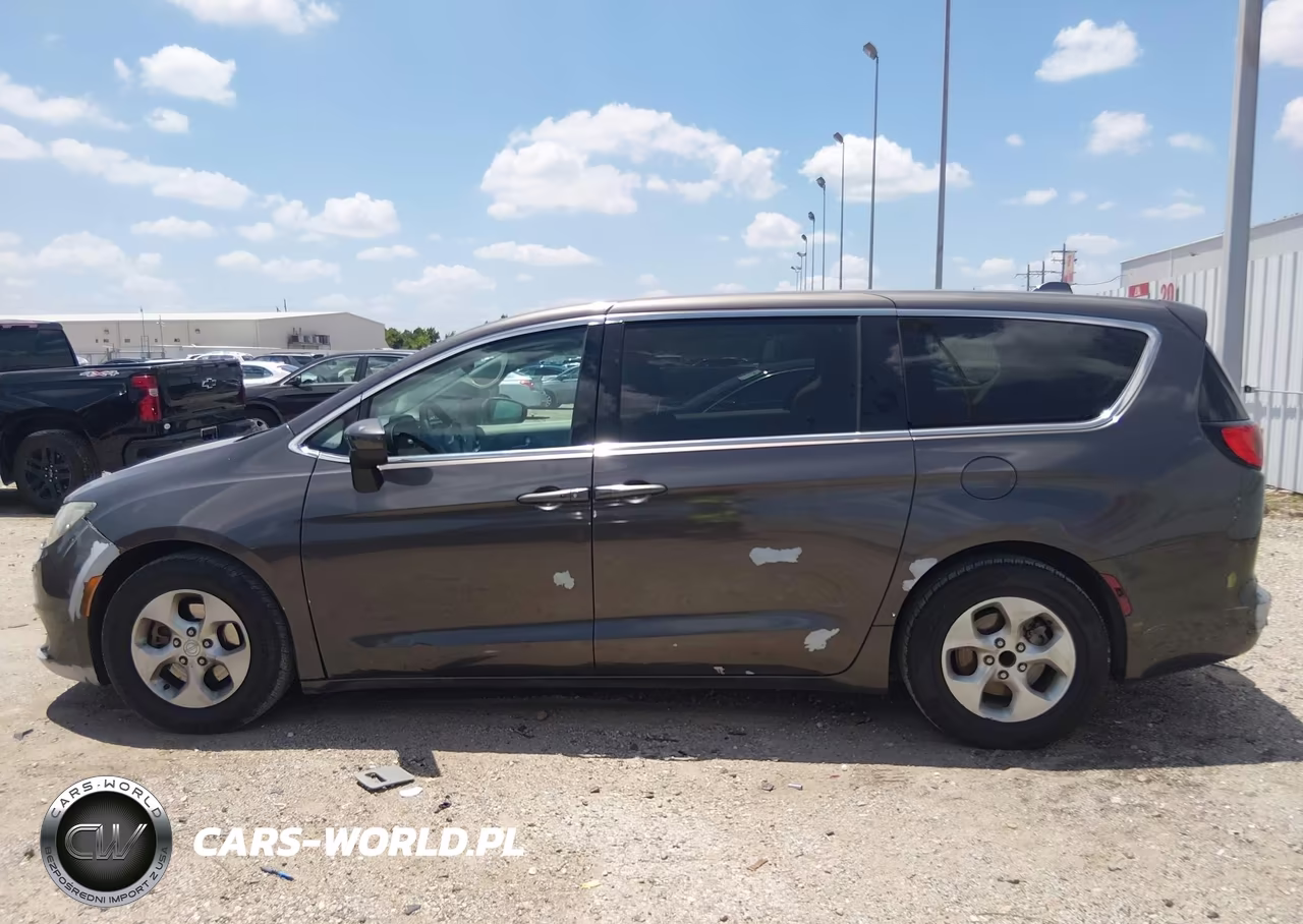 2017 Chrysler Pacifica Lx VIN:2C4RC1CG5HR608627 - 13