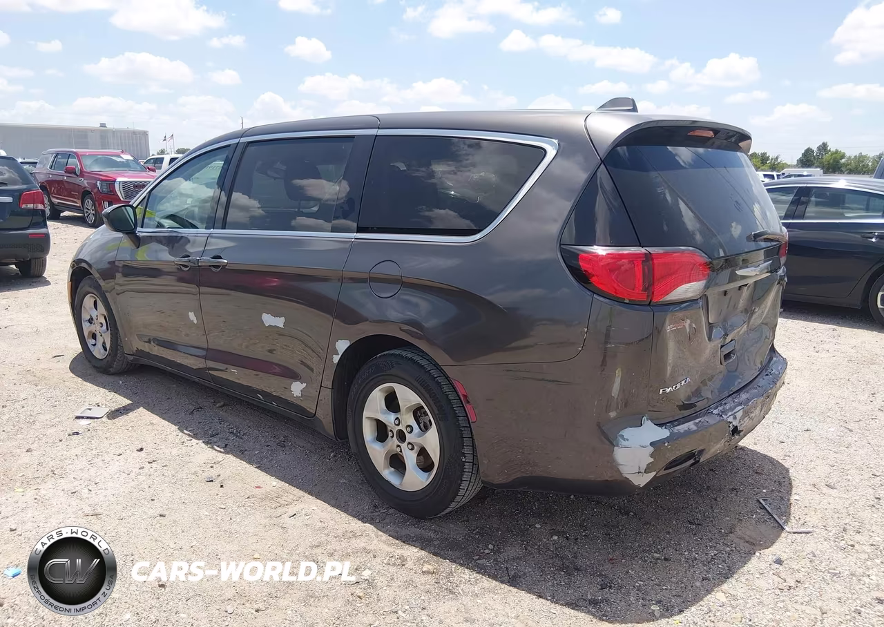 2017 Chrysler Pacifica Lx VIN:2C4RC1CG5HR608627 - 3