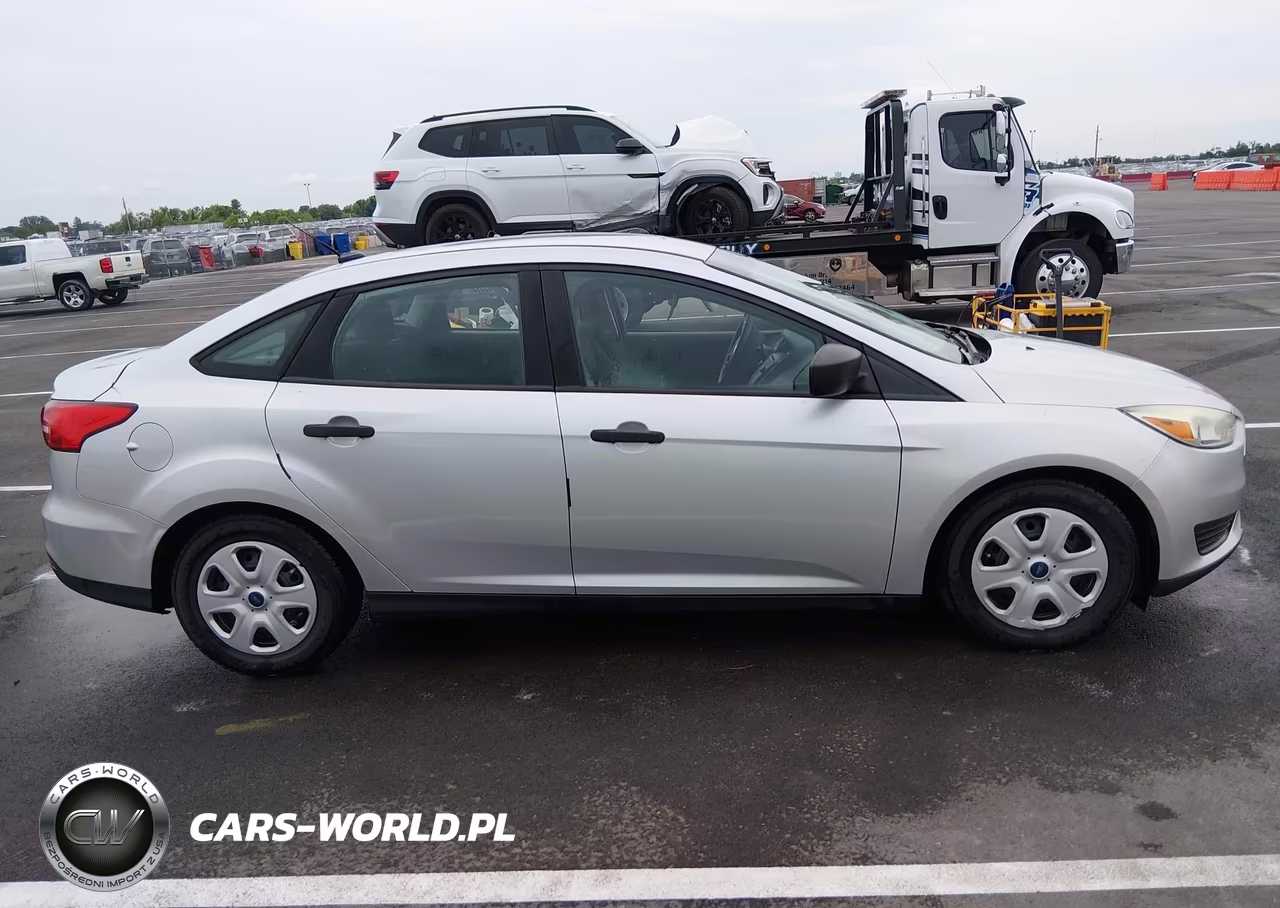 2015 Ford Focus S VIN:1FADP3E22FL264262 - 13