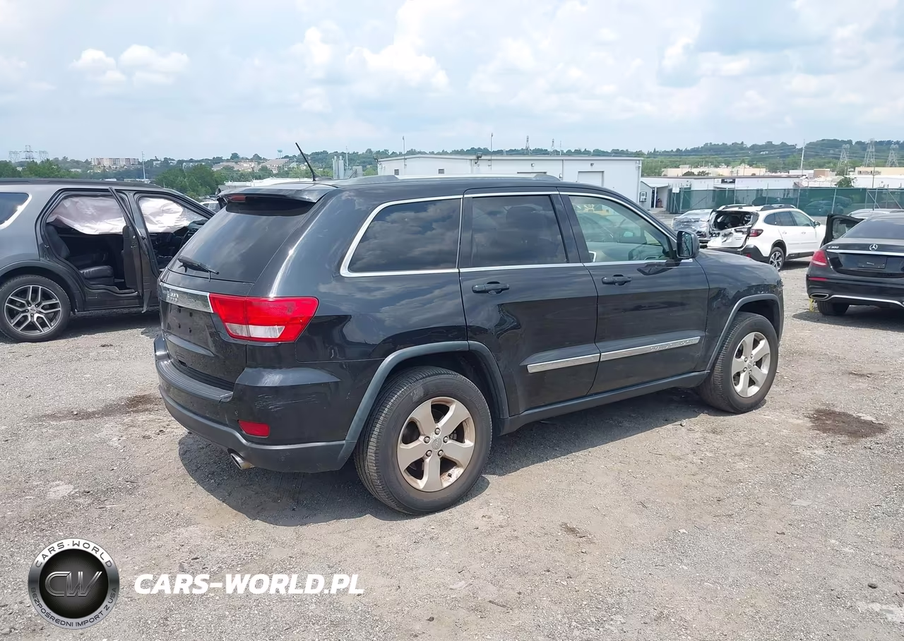 2012 Jeep Grand Cherokee Laredo VIN:1C4RJFAG8CC249426 - 4