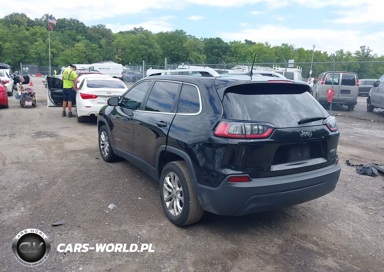 2019 Jeep Cherokee Latitude Fwd VIN:1C4PJLCB6KD248730 - 3