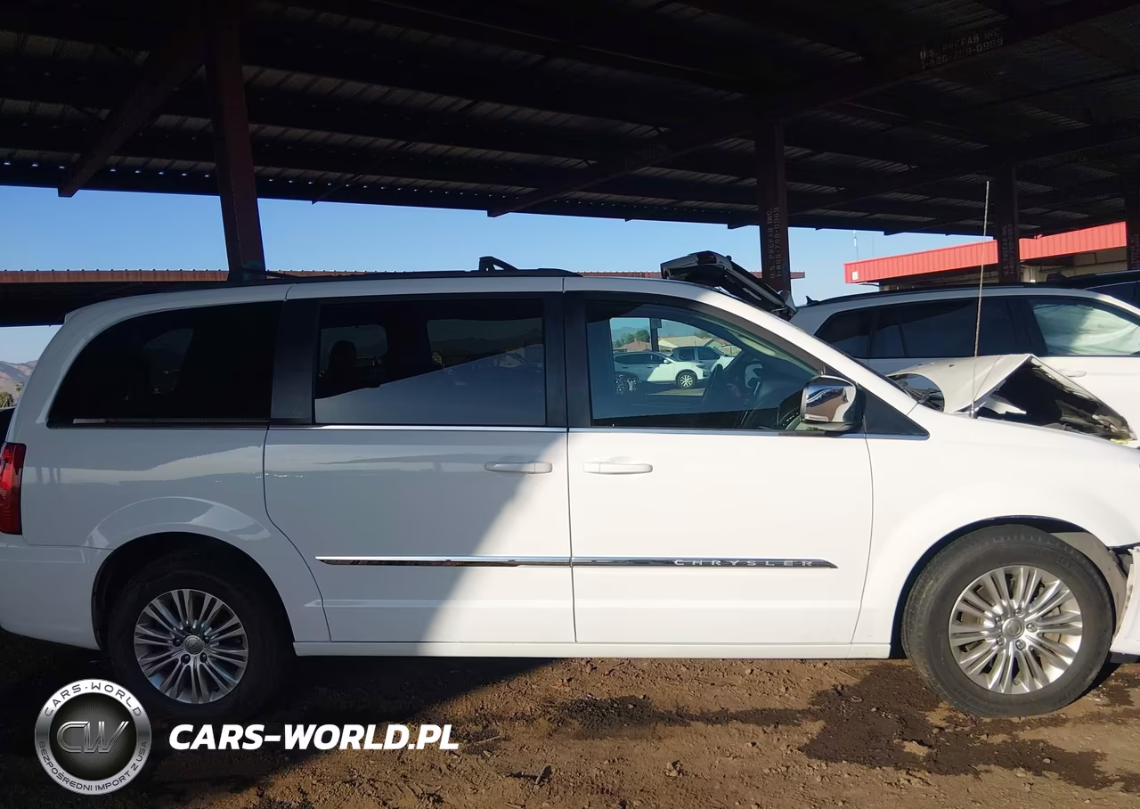 2015 Chrysler Town & Country Touring-L VIN:2C4RC1CG4FR608762 - 13