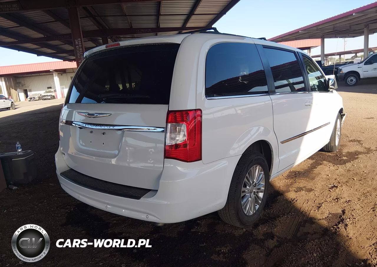 2015 Chrysler Town & Country Touring-L VIN:2C4RC1CG4FR608762 - 4