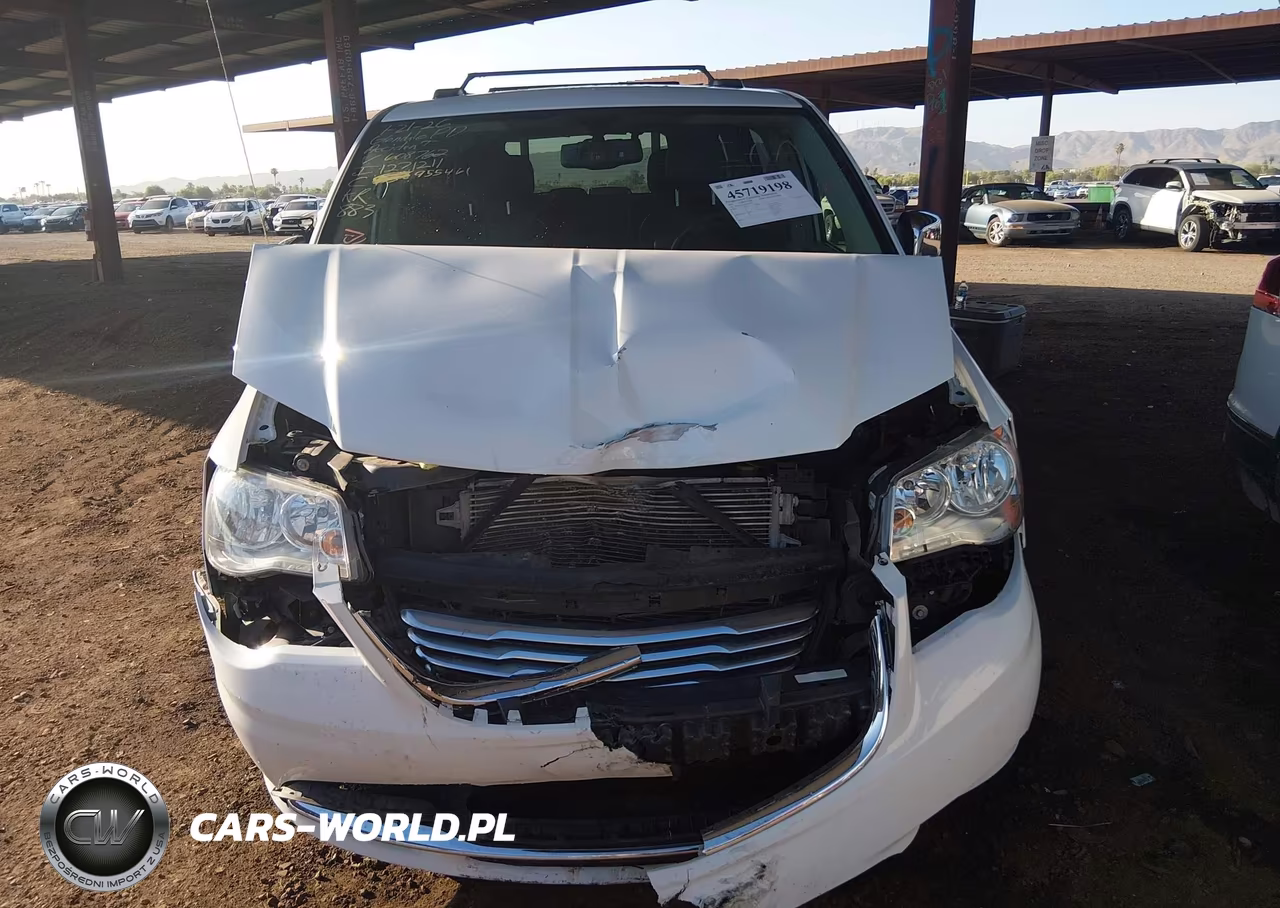 2015 Chrysler Town & Country Touring-L VIN:2C4RC1CG4FR608762 - 6