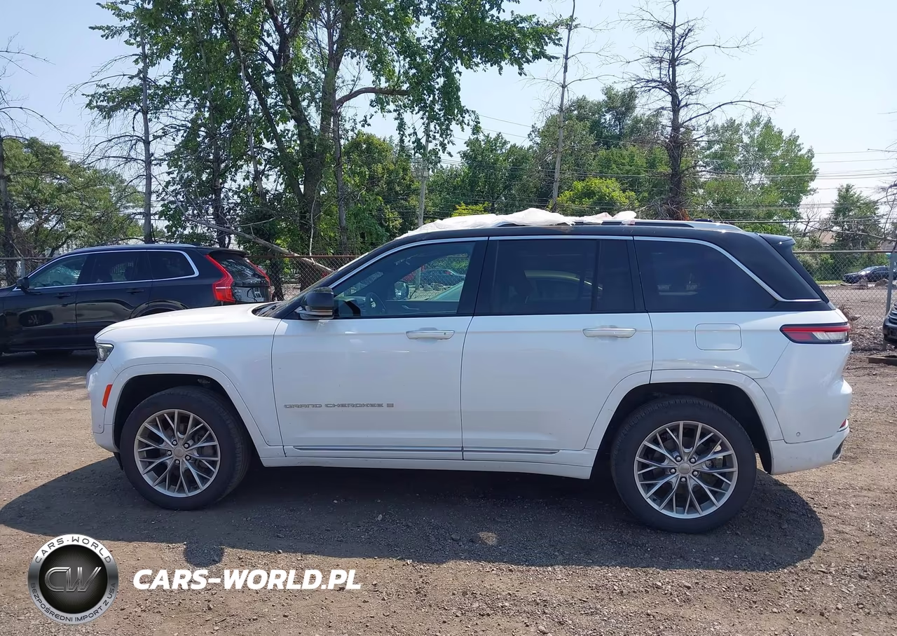 2022 Jeep Grand Cherokee Summit 4X4 VIN:1C4RJHEG3N8634954 - 14