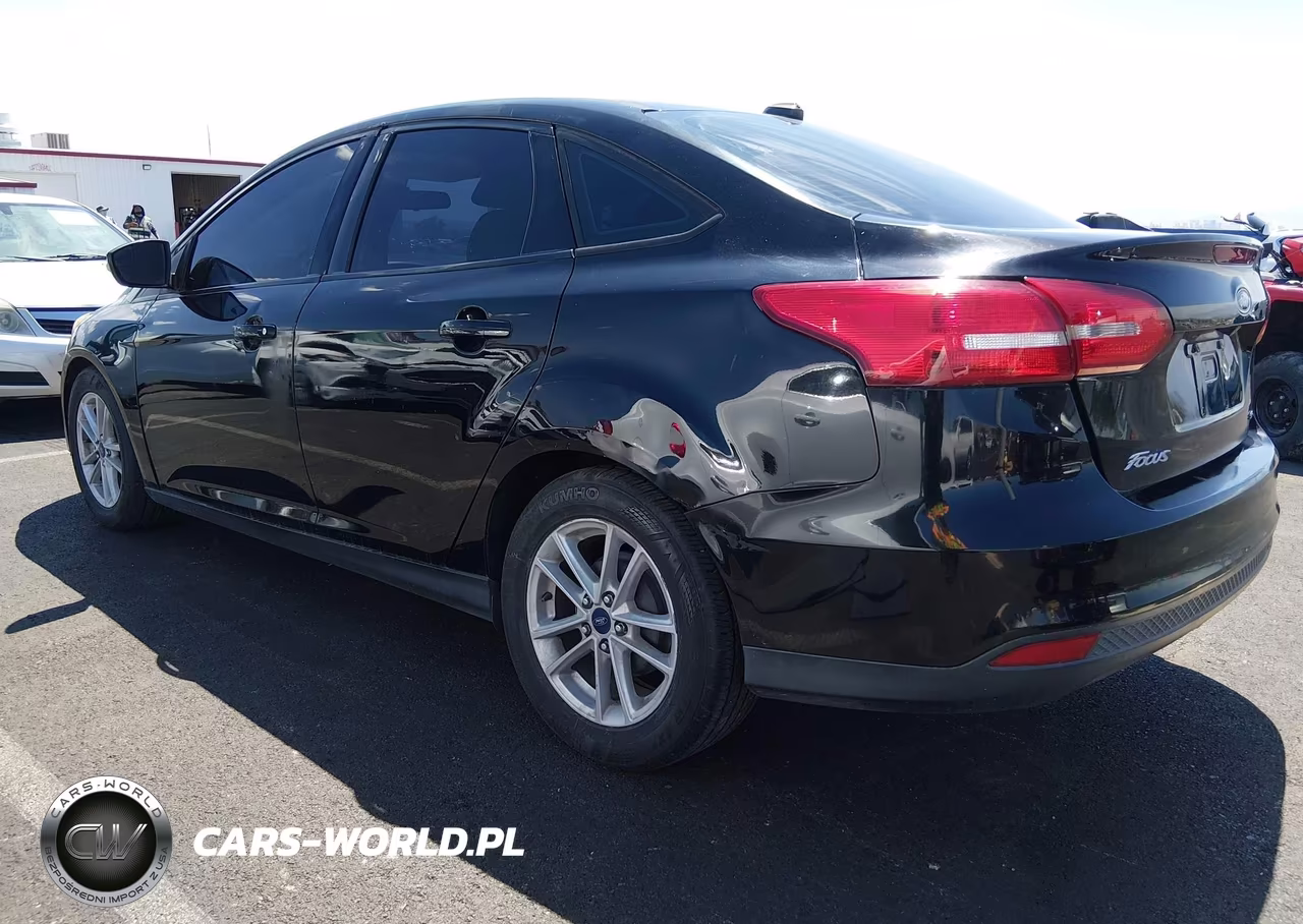 2017 Ford Focus Se VIN:1FADP3F21HL279367 - 3
