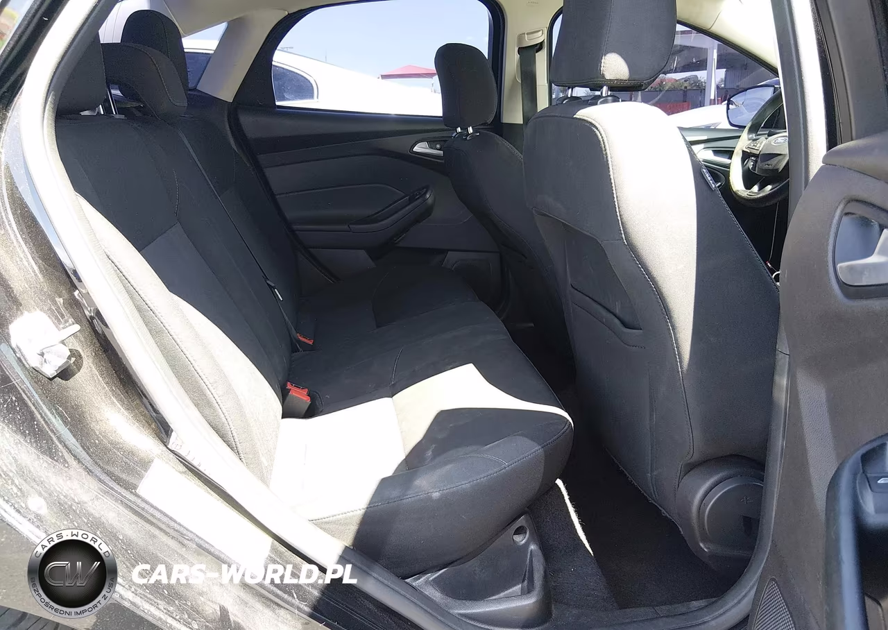 2017 Ford Focus Se VIN:1FADP3F21HL279367 - 8