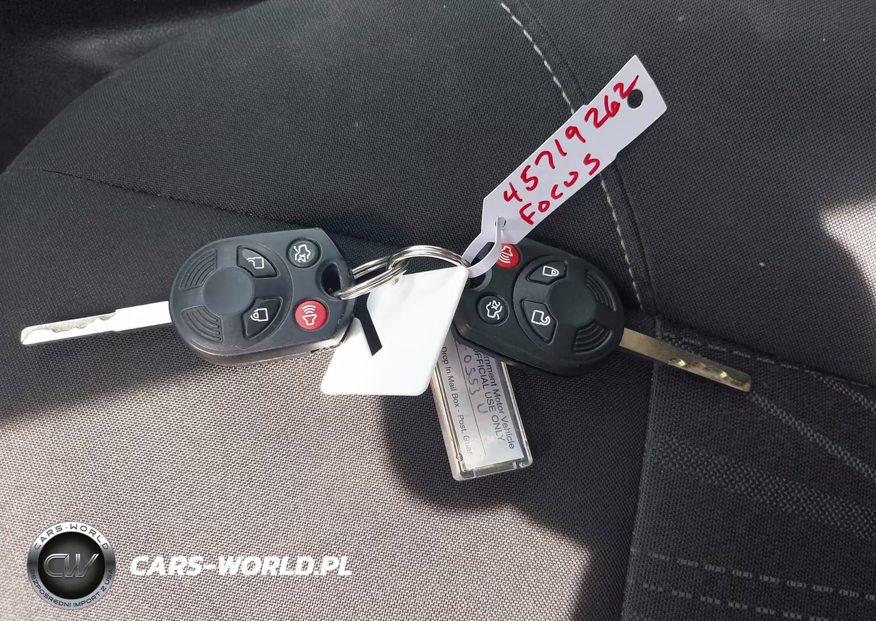 2017 Ford Focus Se VIN:1FADP3F24HL288435 - 11
