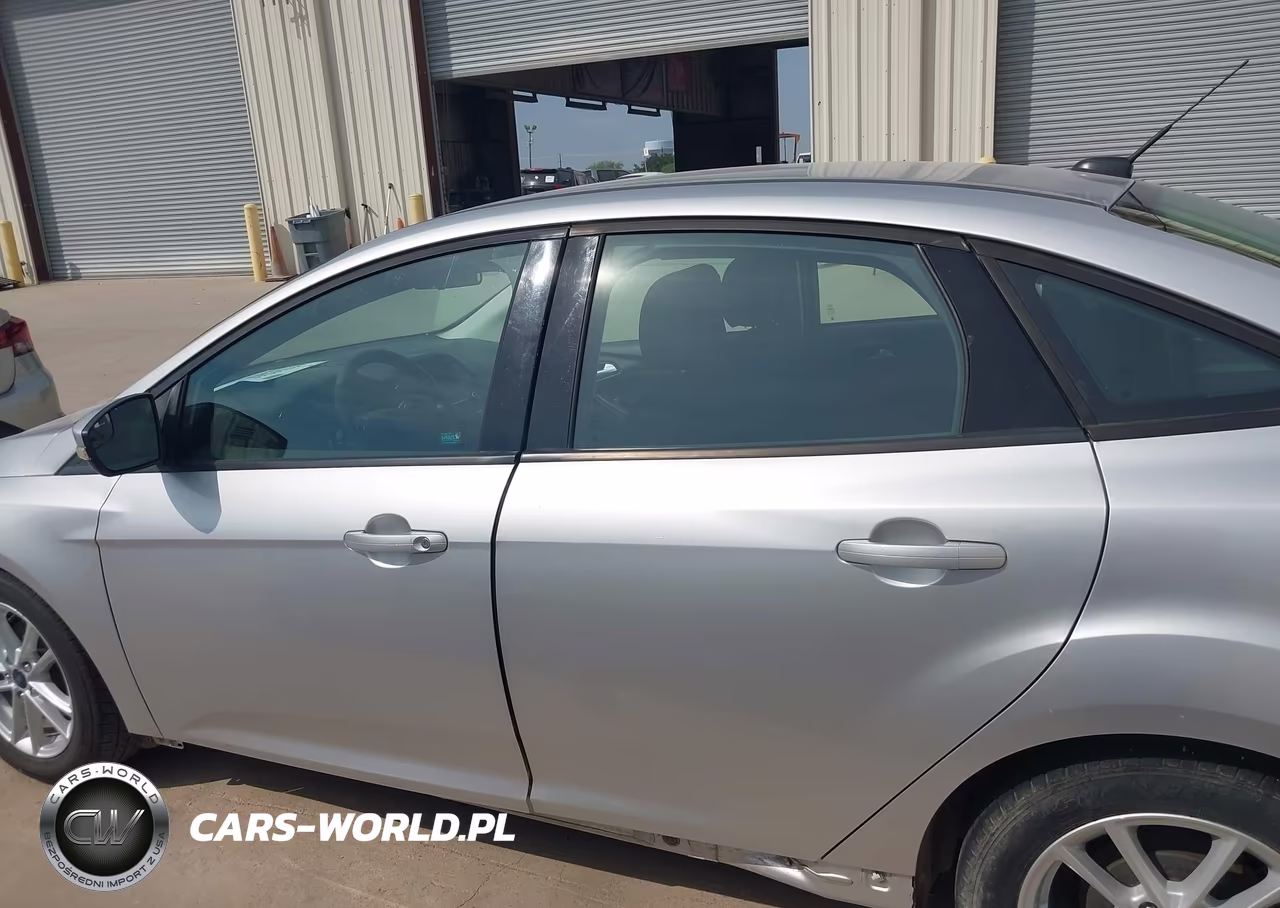 2017 Ford Focus Se VIN:1FADP3F24HL288435 - 17