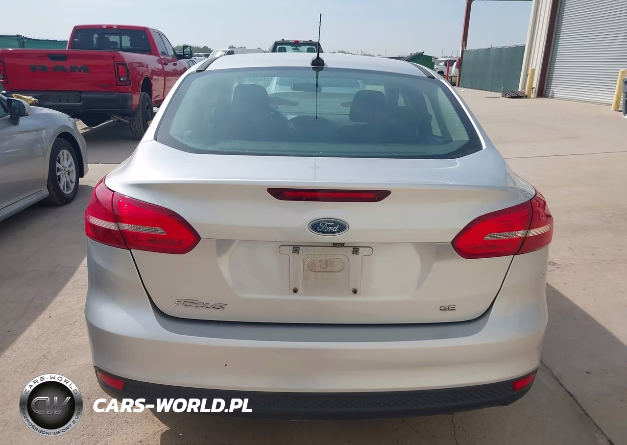 2017 Ford Focus Se VIN:1FADP3F24HL288435 - 19