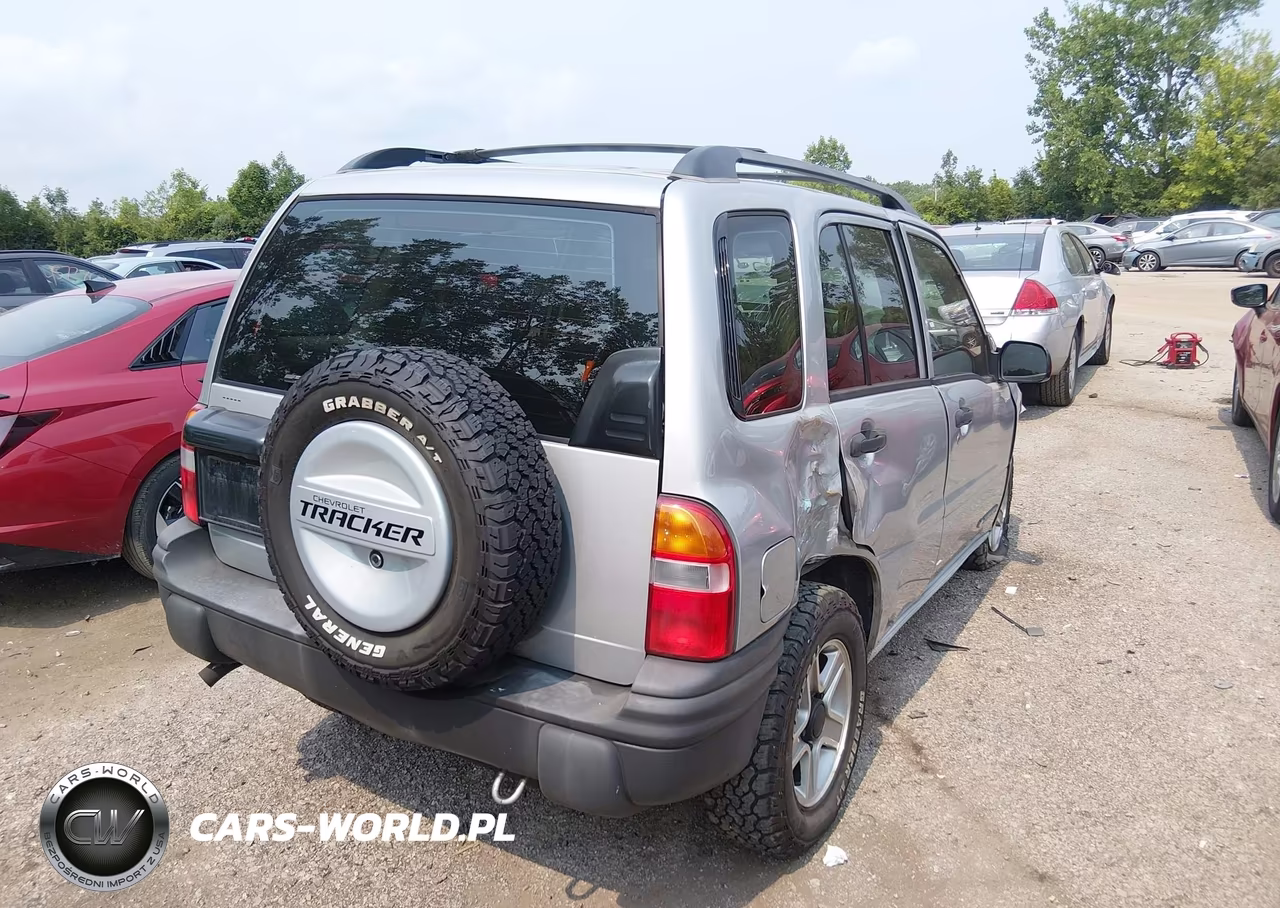 2003 Chevrolet Tracker Hard Top Base VIN:2CNBJ13C436927091 - 4