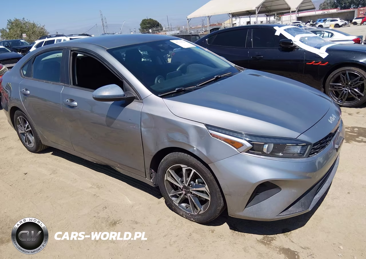2022 Kia Forte Lxs – zdjęcie 1 z 16