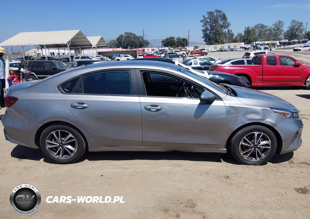 2022 Kia Forte Lxs VIN:3KPF24AD7NE457335 - 13
