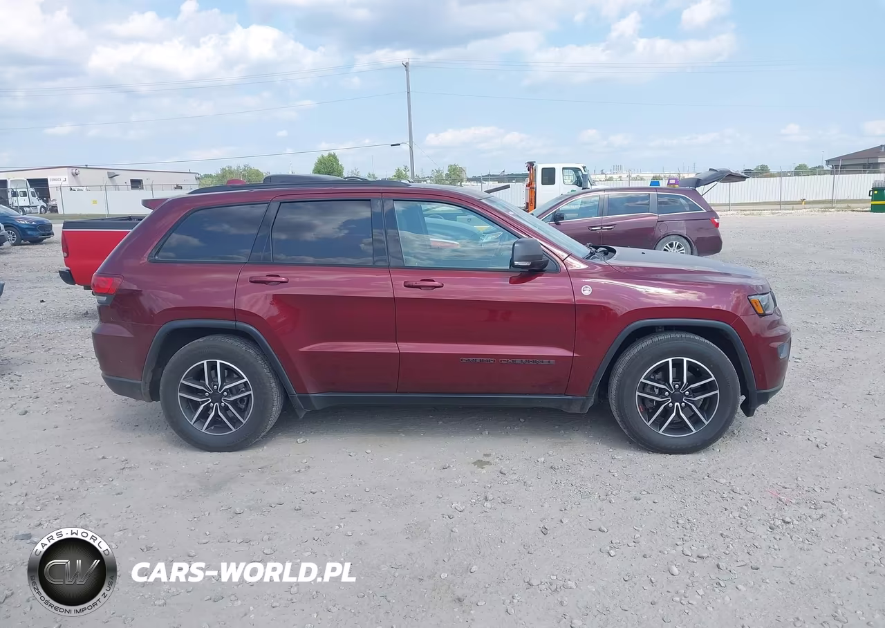 2020 Jeep Grand Cherokee Trailhawk 4X4 VIN:1C4RJFLG4LC213181 - 13