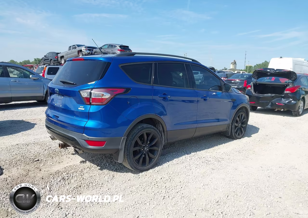 2017 Ford Escape Se VIN:1FMCU0GDXHUC63221 - 4