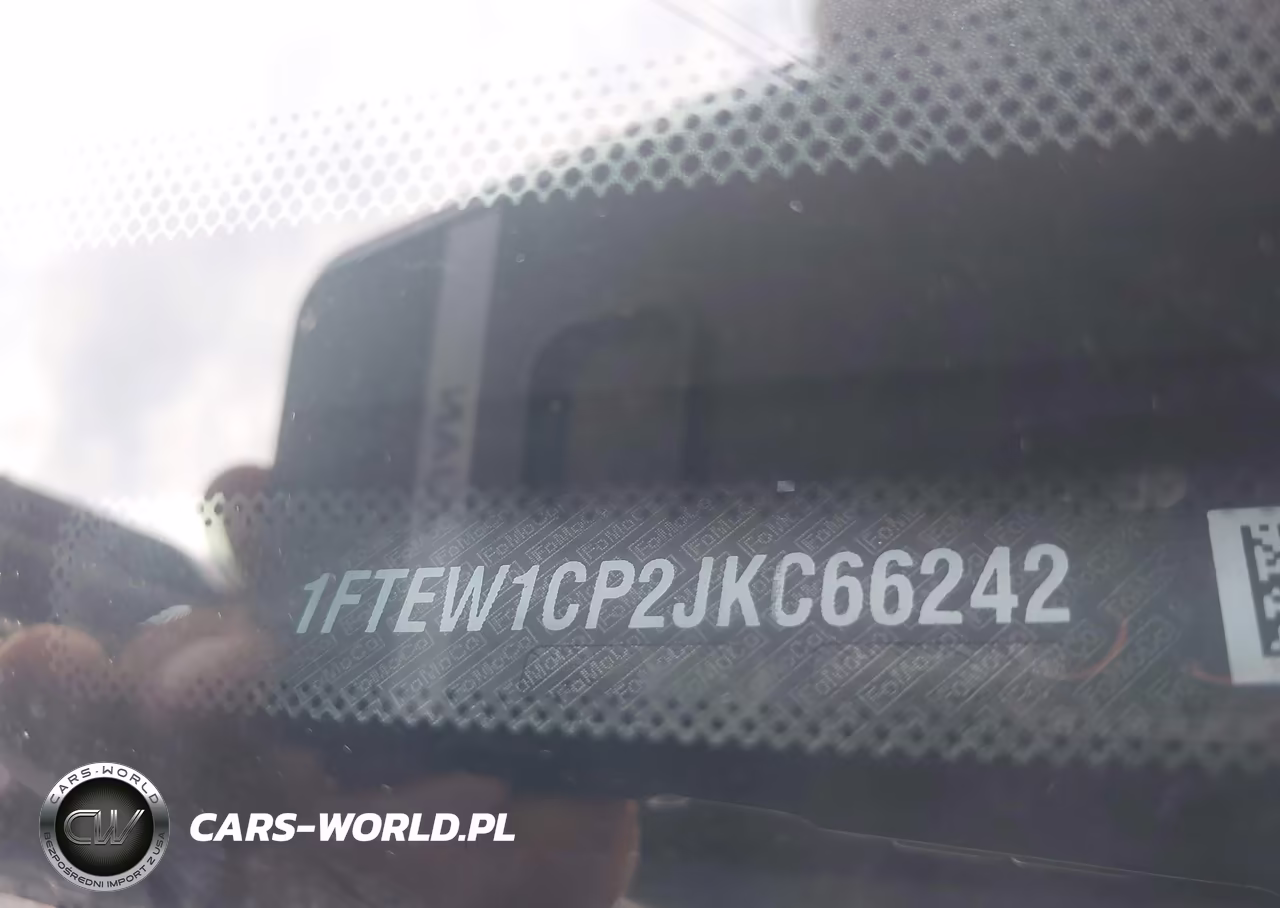 2018 Ford F-150 Xlt VIN:1FTEW1CP2JKC66242 - 17