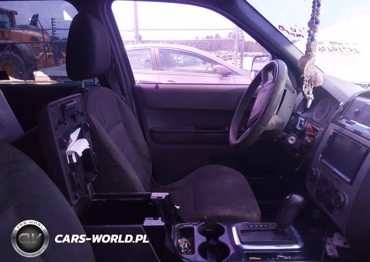 2008 Ford Escape Xlt VIN:1FMCU03Z18KC68370 - 5