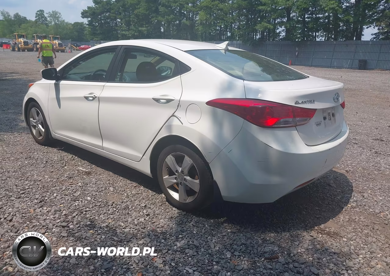 2013 Hyundai Elantra Gls VIN:5NPDH4AE3DH371030 - 3