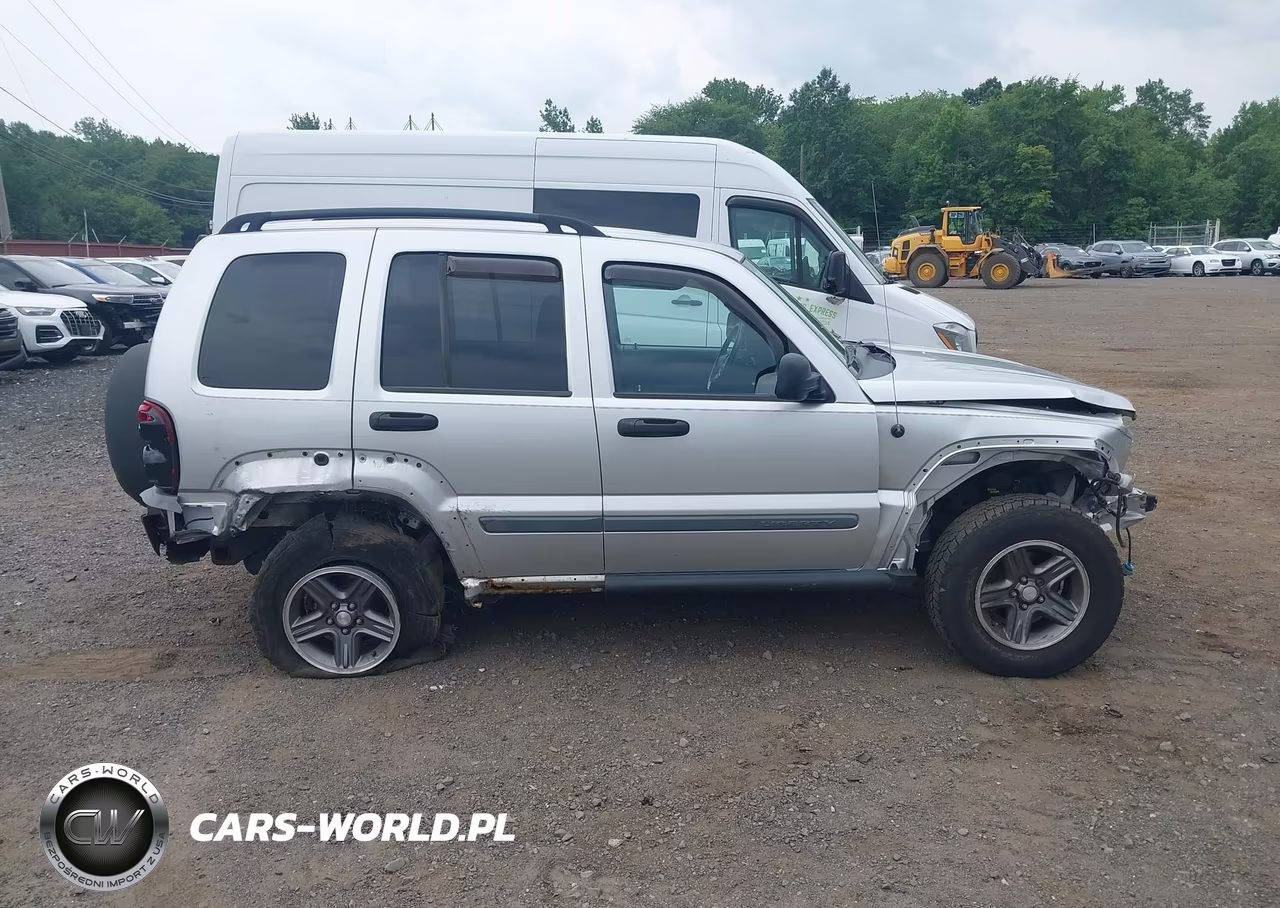 2005 Jeep Liberty Sport VIN:1J4GL48K05W568895 - 13