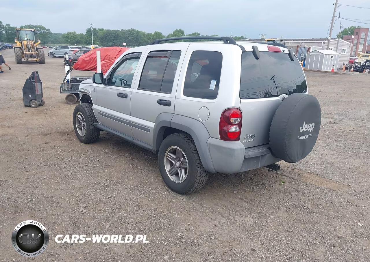 2005 Jeep Liberty Sport VIN:1J4GL48K05W568895 - 3