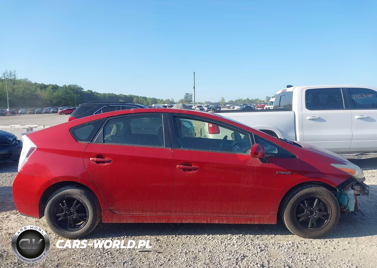 2013 Toyota Prius Two VIN:JTDKN3DU4D5640987 - 14