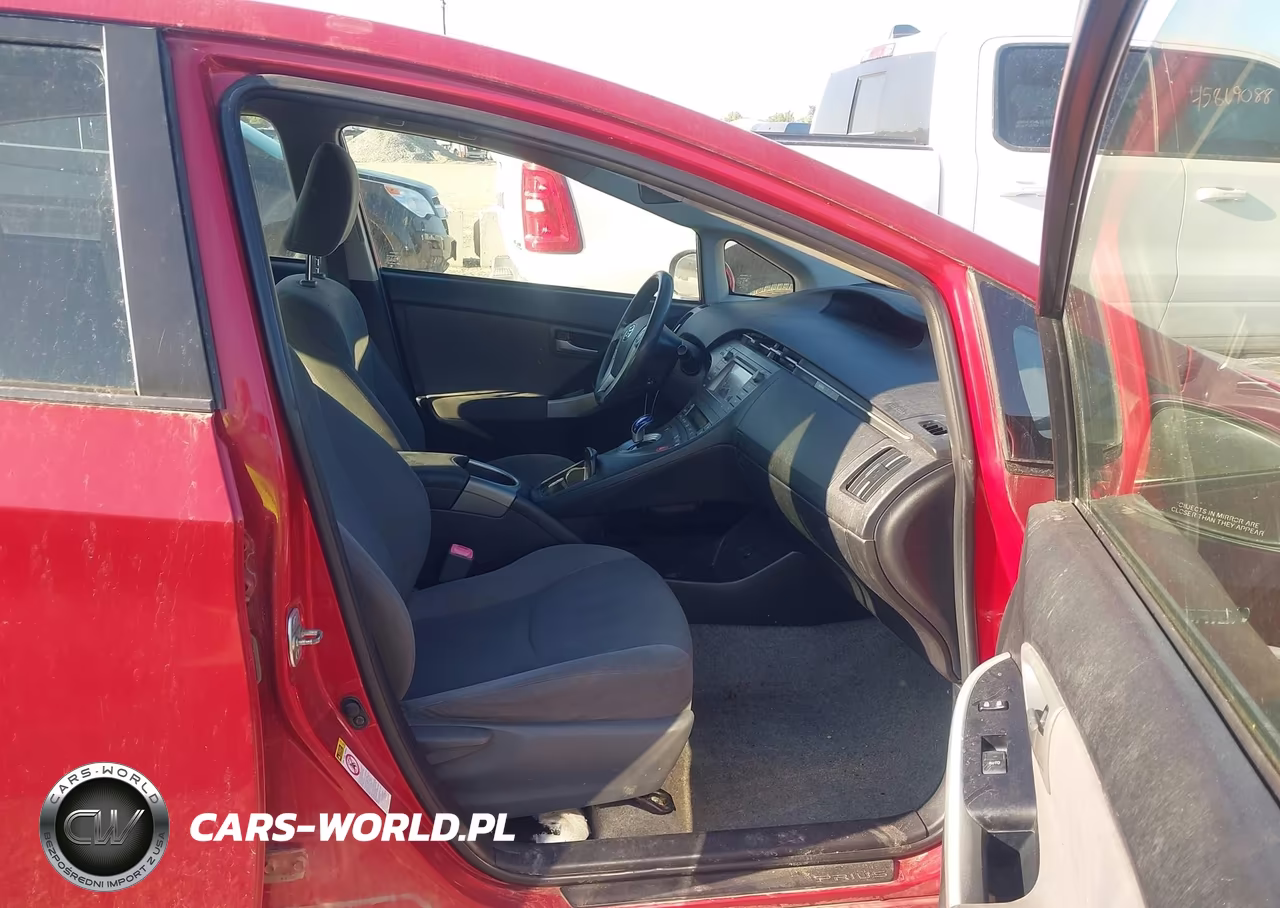 2013 Toyota Prius Two VIN:JTDKN3DU4D5640987 - 5