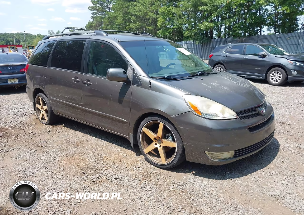 2005 Toyota Sienna Le – zdjęcie 1 z 13