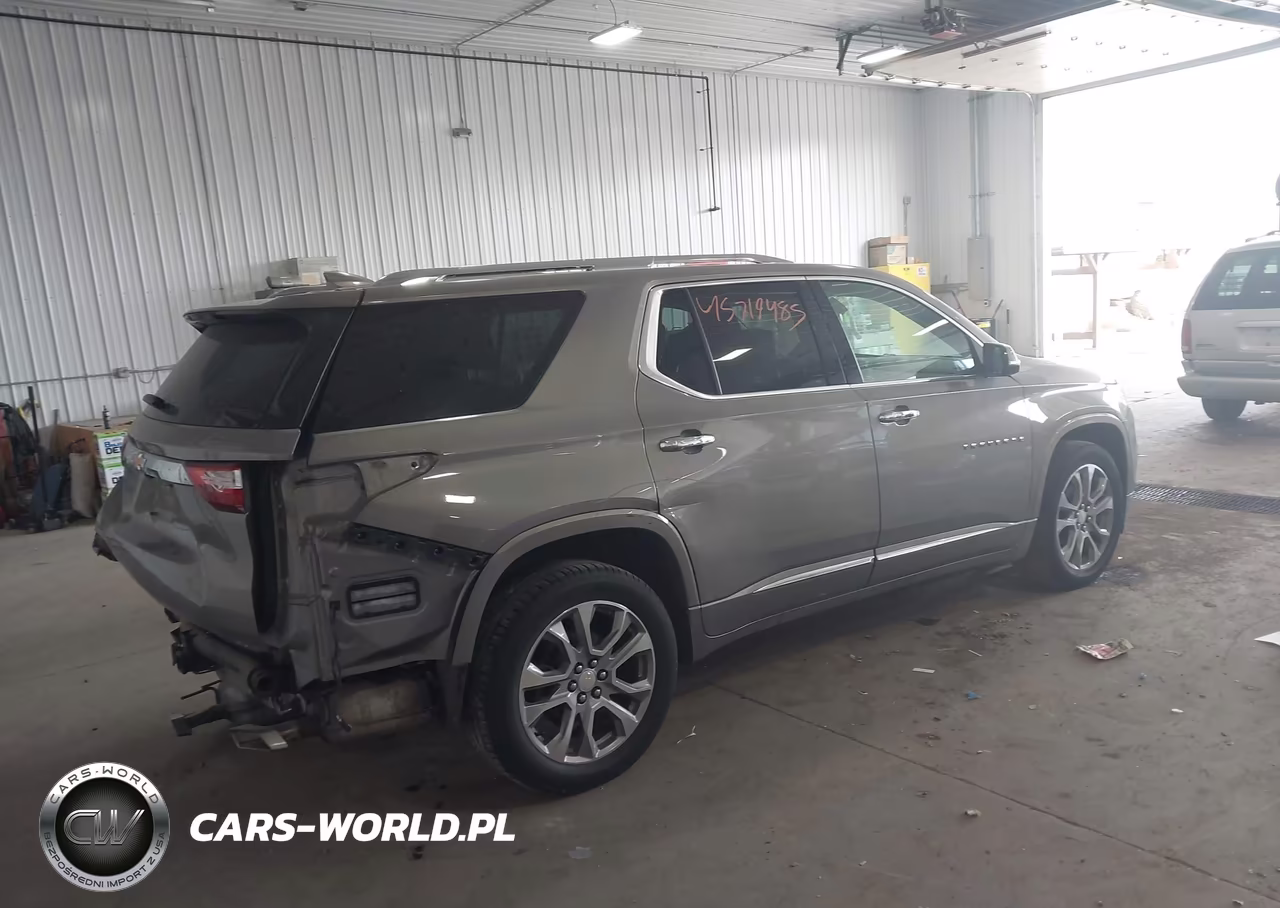 2019 Chevrolet Traverse Premier VIN:1GNEVKKW5KJ196476 - 4