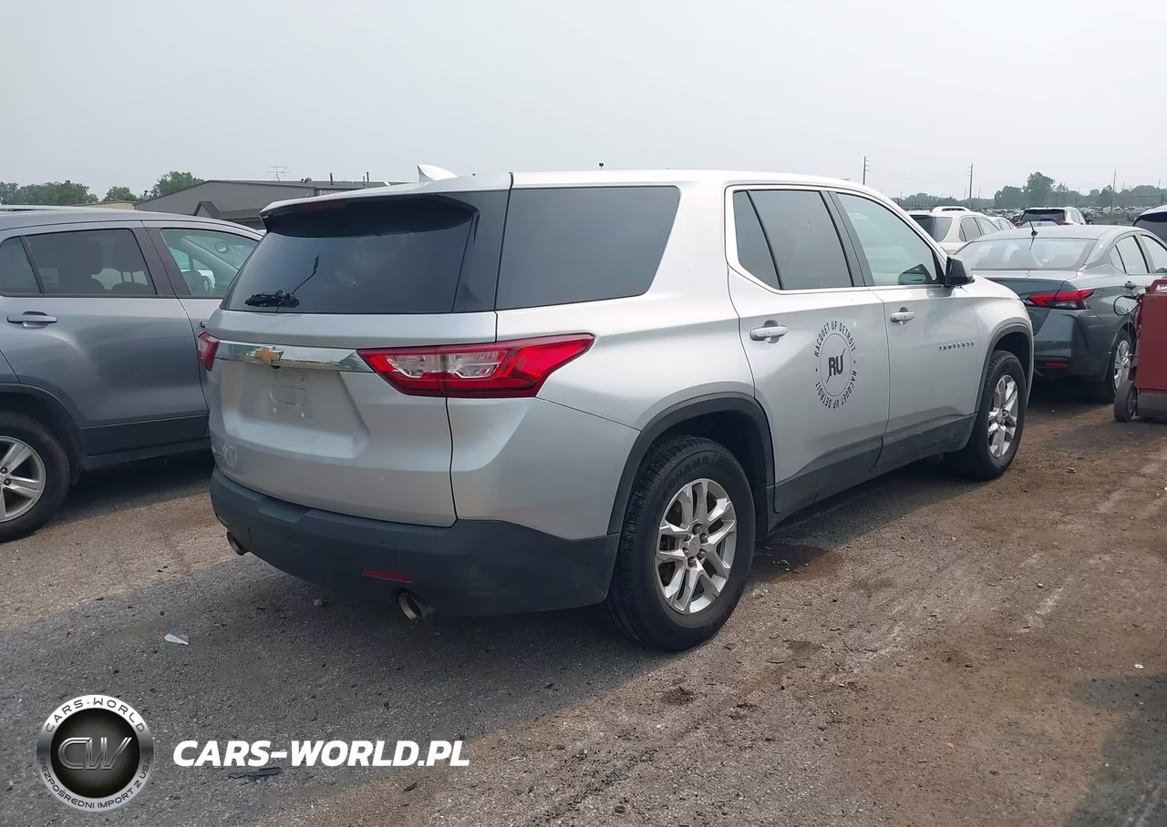 2018 Chevrolet Traverse Ls VIN:1GNERFKW0JJ230947 - 4