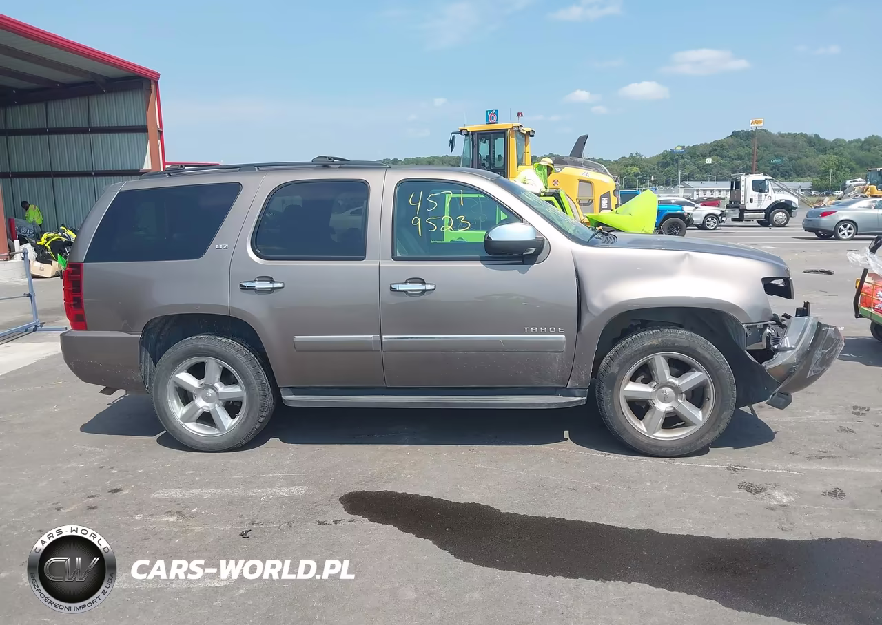 2012 Chevrolet Tahoe Ltz VIN:1GNSKCE09CR117905 - 13