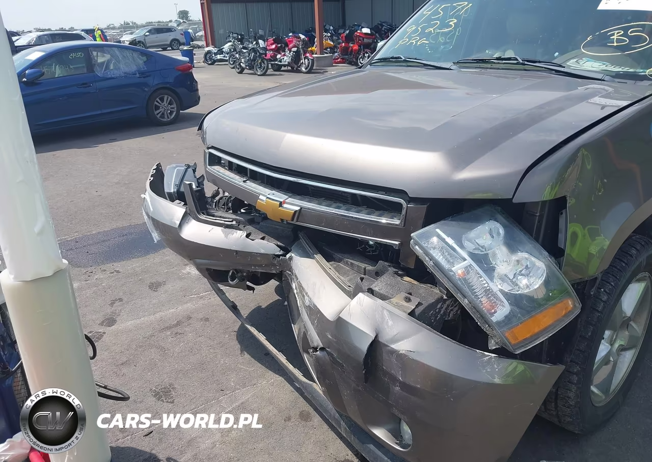 2012 Chevrolet Tahoe Ltz VIN:1GNSKCE09CR117905 - 6